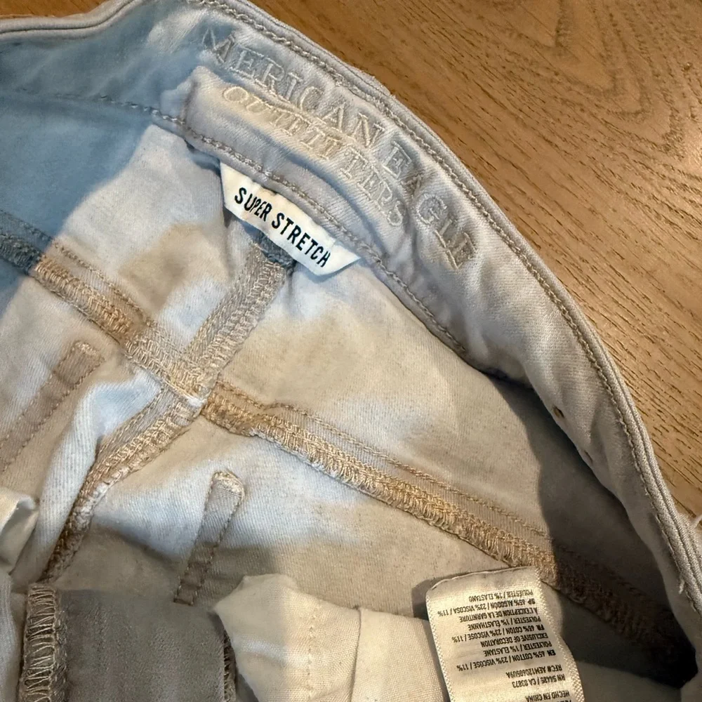 American Eagle Women’s Distressed Jeans - Picture 3 of 5